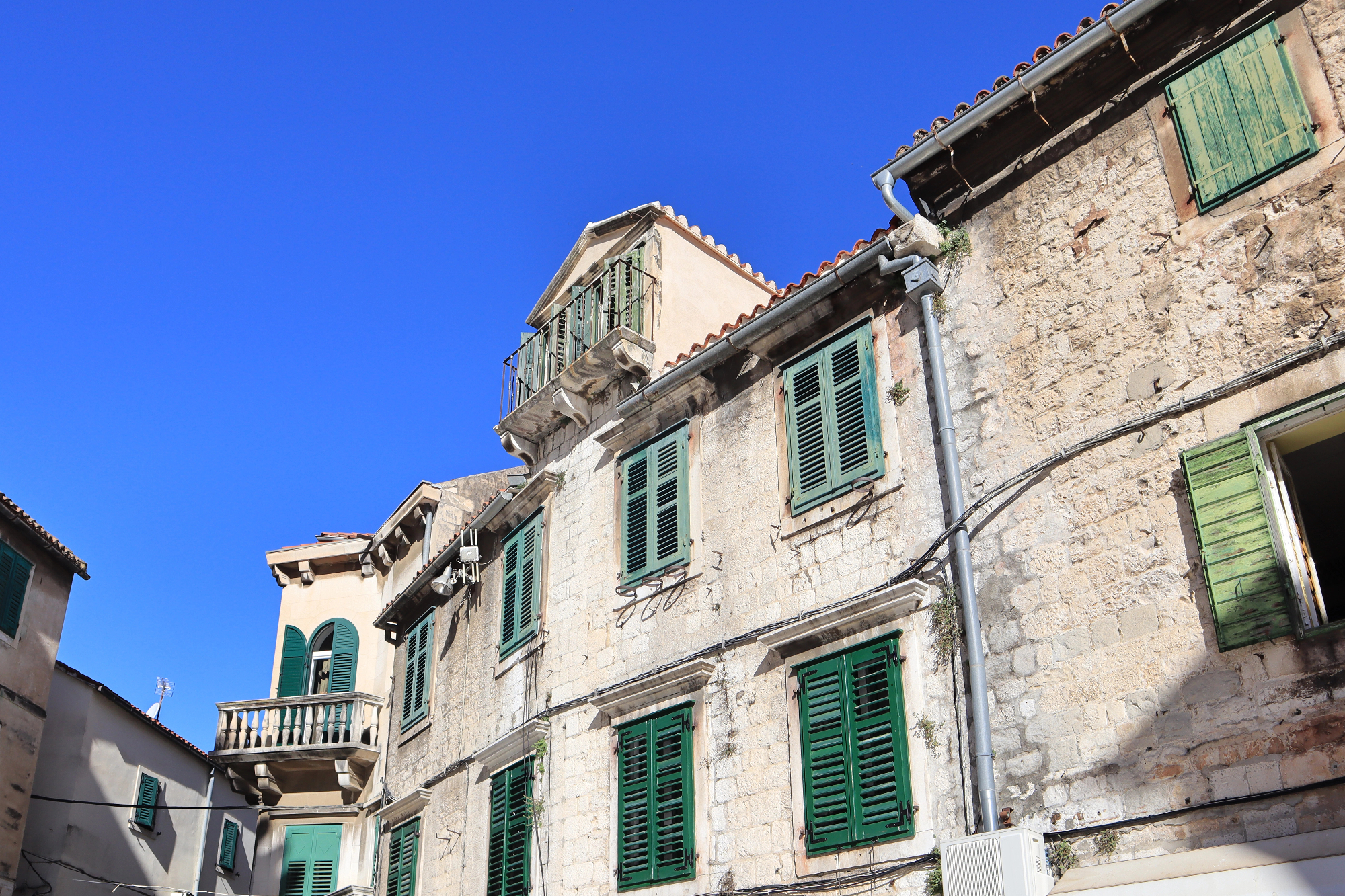 Kontinentalna zaštita sjenila Istra rješava problem muha u kuhinji